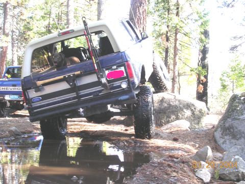 1994 Ford Bronco - first run with the 40's. just some poser flexing to see how things are fitting