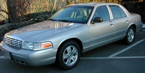 2003 Ford Crown Victoria photo