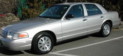 2003 Ford Crown Victoria photo
