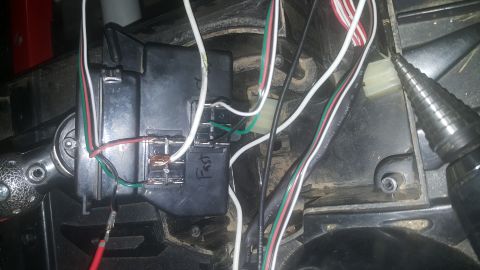 2007 Subaru Impreza - Close-up view of a vehicle's wiring harness and fuse box, with a handwritten label indicating 'Fast'.
