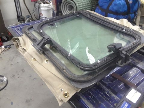 1999 Ford E250 - Four pop out vent windows for the barn doors