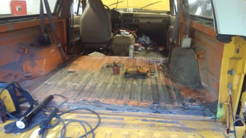 1996 Ford Bronco - I stripped the whole bed in preparation for painting.