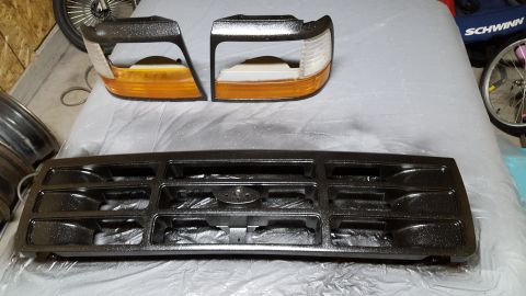 1995 Ford Bronco - Another shot of the grill and the headlight trim. I damned sure wasn't going to sand everything back down to change it, so sparkly it remai…