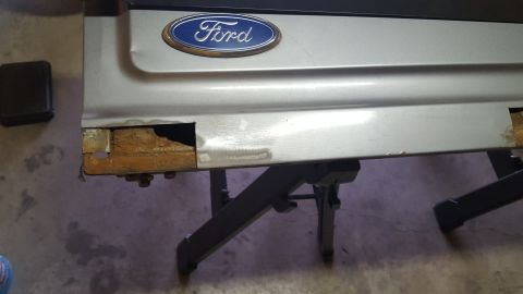 1995 Ford Bronco - As with most of our trucks there was rust. The bulk of the rust was on the tailgate and the front driver's side fender. None of it was bad,…