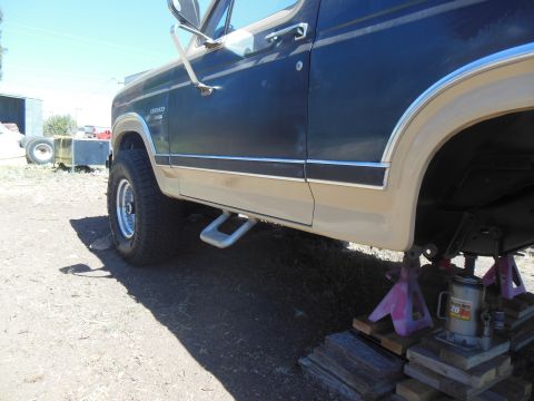 1984 Ford Bronco - Front end waiting for love