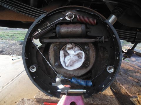 1984 Ford Bronco - new brakes in, ready for the axle shafts!