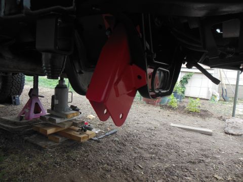 1984 Ford Bronco - installing drop brackets