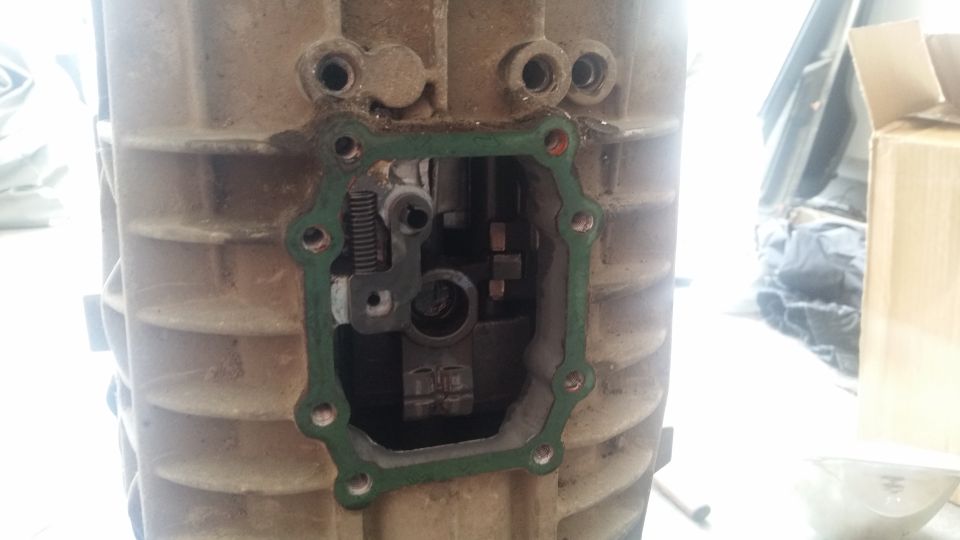 Close-up of transmission internal mechanism with green gasket