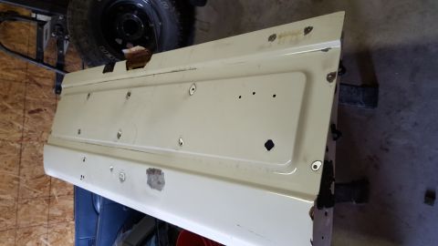 1995 Ford Bronco - Prepping the rest of the tailgate. This tailgate originally came with a fancy cover. Not being overly fond of the cover, I'm going to be co…