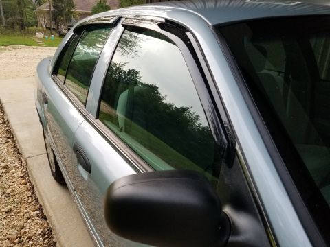2004 Ford Crown Victoria photo