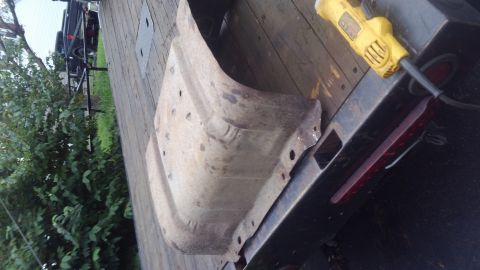 1996 Ford Bronco - The skid plate for the fuel tank before.
