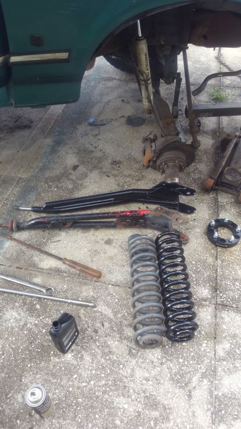 1996 Ford Bronco - I replaced my old Superlift radius arms for a set of Procomp radius arms. The tire use to rub very bad on the bottom edge of the Superlift…