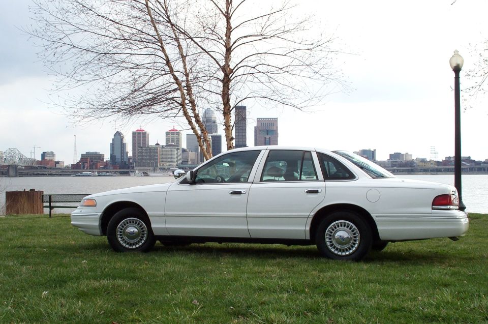 Shawn81's clean '96 P71.
