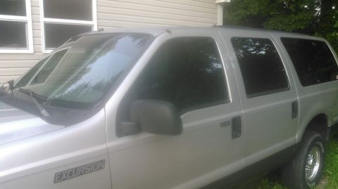 2005 Ford Excursion photo