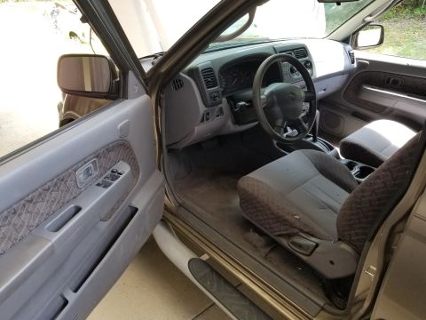 2001 Nissan Xterra - Front cabin