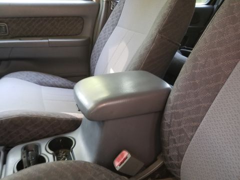 2001 Nissan Xterra - I found a replacement armrest on eBay.