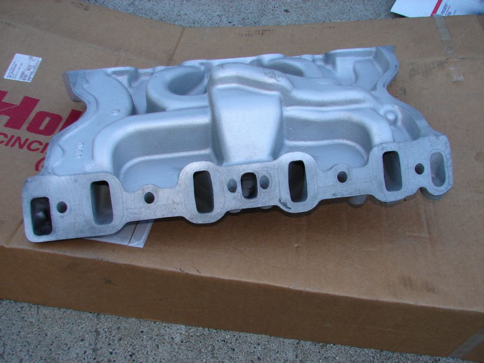 Silver aluminum intake manifold with rectangular ports
