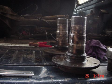 1987 Ford Bronco - the spindles look about twice as nice as my currnt 44 spindles look, the guy wasnt jokeing when he said the truck wa fleet maintained