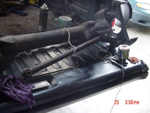 1987 Ford Bronco - this SD F350 had some kind of trackbar on it. i found it interesting.