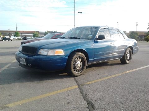 2001 Ford Crown Victoria photo