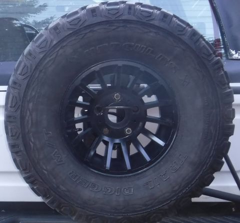 1992 Ford Bronco - Proper sized spare tire. Hercules!