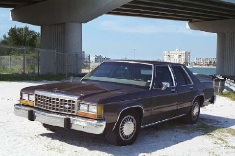 1987 Ford LTD Crown Victoria photo
