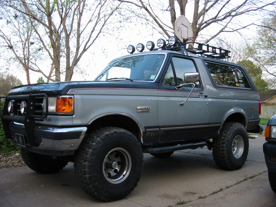 Updated picture of Bronco as of March 2004.