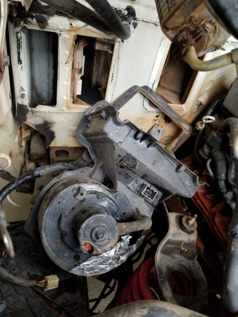 1995 Ford Bronco - Since this housing had to be swapped anyway (note the foil tape NOT covering the gaping hole in the bottom), I pulled it early to make pull…