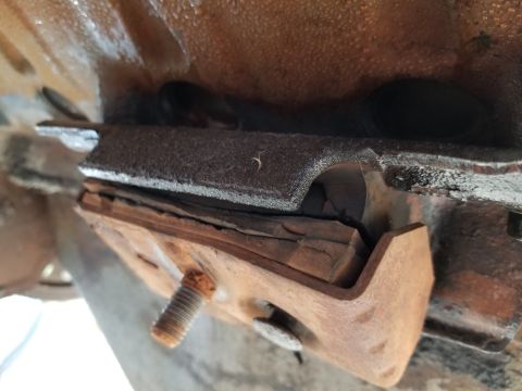 1995 Ford Bronco - Both engine mounts & the transmission mount were broken. [url=https://www.supermotors.net/vehicles/registry/media/1142302] https://www.supe…