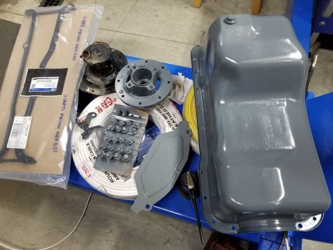 1995 Ford Bronco - The pan gasket was left over from the '96 engine when I realized its factory gasket was reusable. IDK if this one wasn't, or if someone did…
