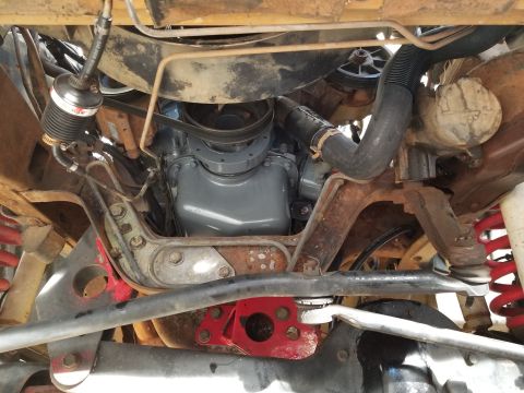1995 Ford Bronco - The lower radiator hose is now routed to clear the PS box, and its split-loom is positioned to protect it. [url=https://www.supermotors.net…