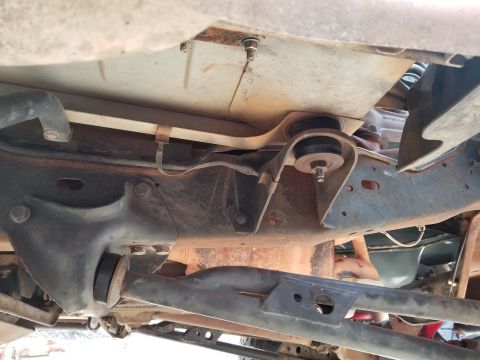 1995 Ford Bronco - The body mounts & radius arm bushings are much tighter. And the RA bushings are installed correctly now. [url=https://www.supermotors.net/v…