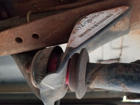 1995 Ford Bronco - Not only was this bracket ruined & replaced during the lift installation; I later realized why the RA bushing looks so bad, and why the pla…