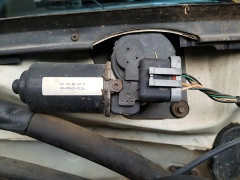 1995 Ford Bronco - OE wiper motor F5TU-17504-AA made 6-24-95 2N 12V IF THE IMAGE IS TOO SMALL, click it.