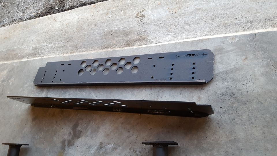 These are the trusses that I've designed so that I can mount interchangeable mounts to the Bronco.  They're CNC cut and made from 3/16" plate.  They are reinforced at the bottom to reduce axial flex.
