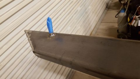 1995 Ford Bronco - This is a closer shot of the front mounting location. While this is not the only mounting location (there are 4), this will aid in the stab…