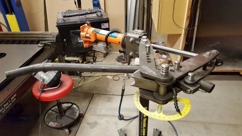 1995 Ford Bronco - Bending the tubing for the step.
