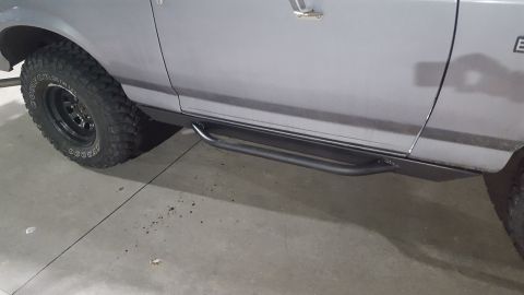 1995 Ford Bronco - A shot of the passenger side after completion.
