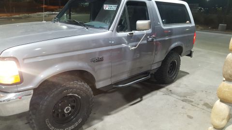 1995 Ford Bronco - Because it was dark after I was finished, I had to go to the local gas station to take pictures.