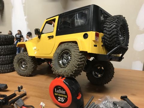 1989 Ford Bronco - This is a remote-controlled Jeep Wrangler, not a 1989 Ford Bronco.