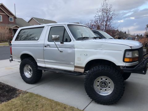 1994 Ford Bronco photo