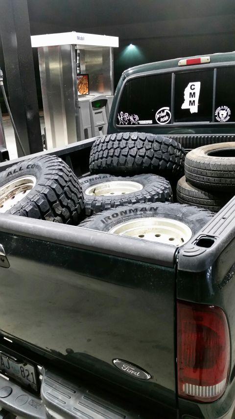 1986 Ford Bronco - Hauling the 33's home!