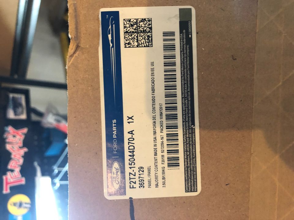 Ford Parts box label with part number F2TZ-15044D70-A, QR code and barcodes
