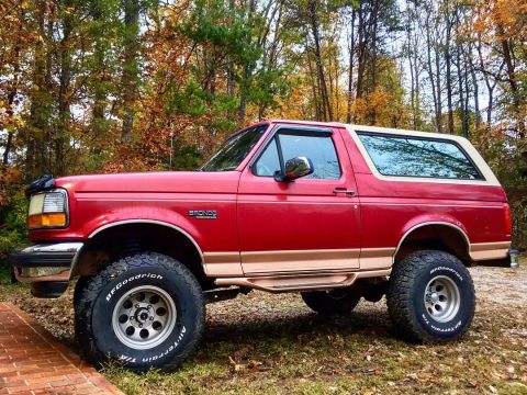 1995 Ford Bronco - Last bath and pictures with the old bumpers.