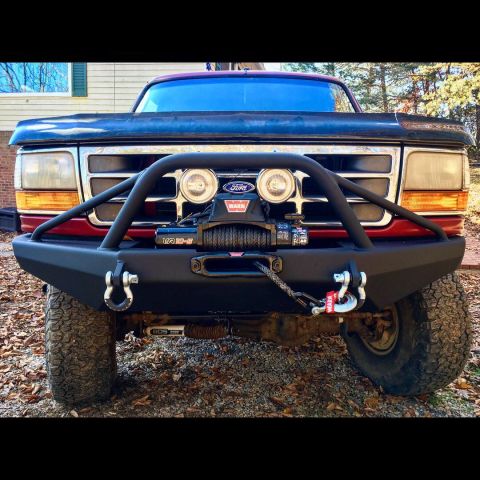 1995 Ford Bronco - D-rings installed.