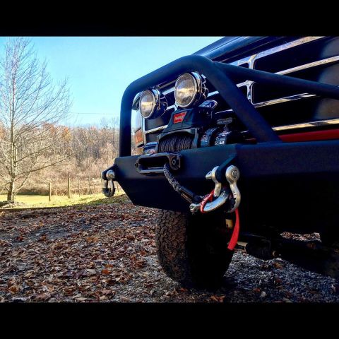1995 Ford Bronco - D-rings installed.