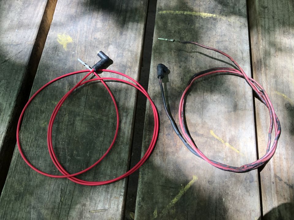 New wire on the left. Old wire on the right. The old wire was fine except for being so old that the insulation was crumbling away. Now it's ready for another 30 years.