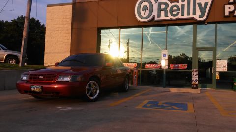 2003 Ford Crown Victoria photo