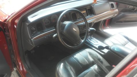 2003 Ford Crown Victoria photo
