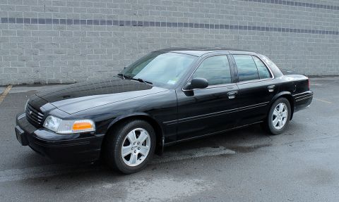 2005 Ford Crown Victoria - 3/4 View#2